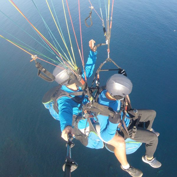 Vuelo básico en parapente biplaza en Tenerife - Image 2